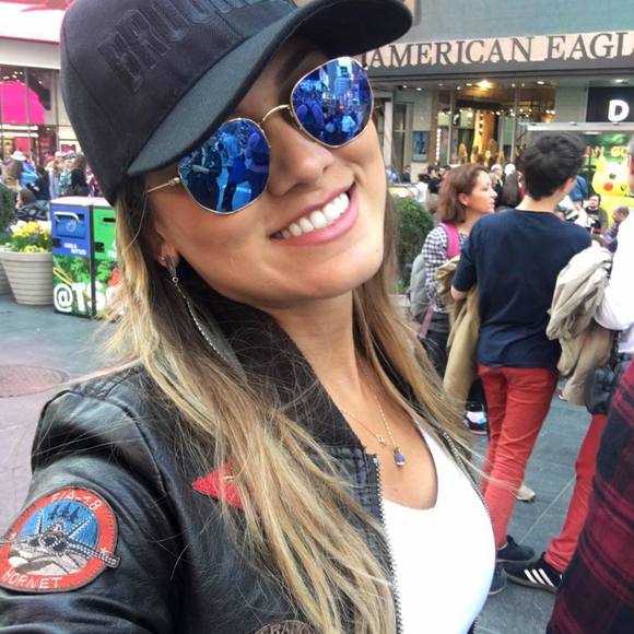 Meet your Posher, Ludy - Picture 1 of 1